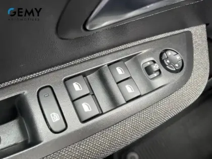 Photo 11 Peugeot 208  PureTech 100 S&S BVM6