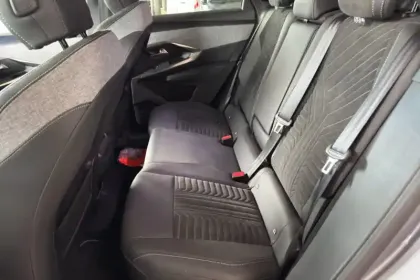 Photo 10 Peugeot 3008  Hybrid 136 e-DCS6