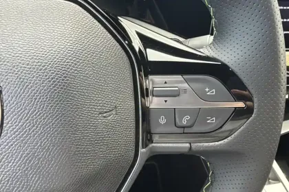 Photo 30 Peugeot 308  Hybrid 145 e-DCS6