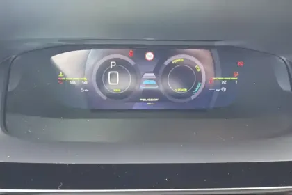 Photo 20 Peugeot 308  Hybrid 145 e-DCS6