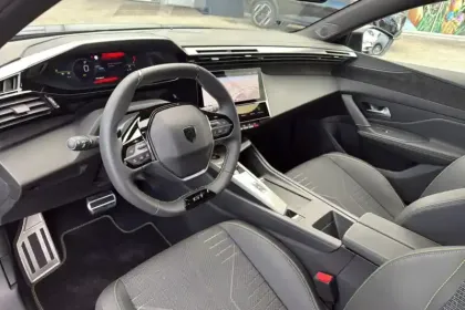 Photo 17 Peugeot 308  Hybrid 145 e-DCS6