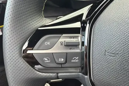 Photo 29 Peugeot 308  Hybrid 145 e-DCS6