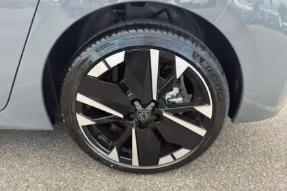 Photo 11 Peugeot 308  Hybrid 145 e-DCS6