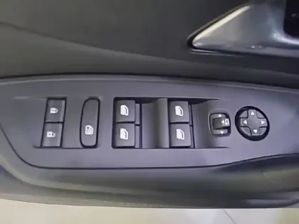 Photo 27 Peugeot 308  Hybrid 145 e-DCS6