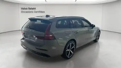 Photo 5 Volvo V60  Micro hybride essence B4 197 ch DCT7