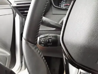 Photo 62 Peugeot 208  PureTech 75 S&S BVM5
