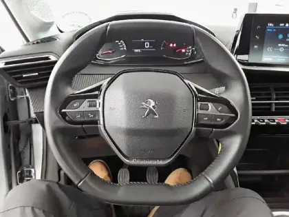 Photo 49 Peugeot 208  PureTech 75 S&S BVM5
