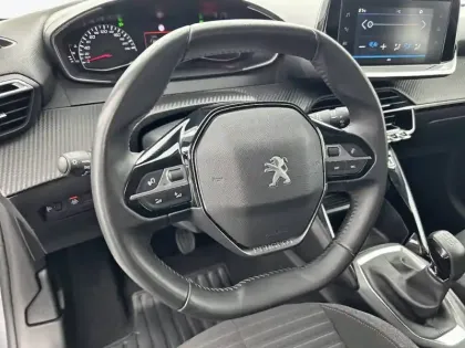 Photo 26 Peugeot 208  PureTech 75 S&S BVM5