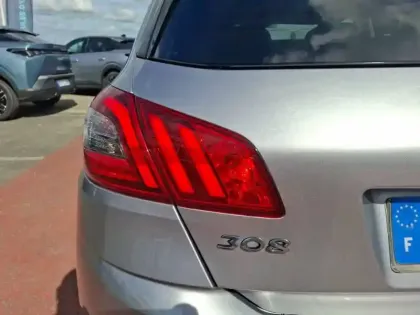 Photo 16 Peugeot 308  BlueHDi 100ch S&S BVM6