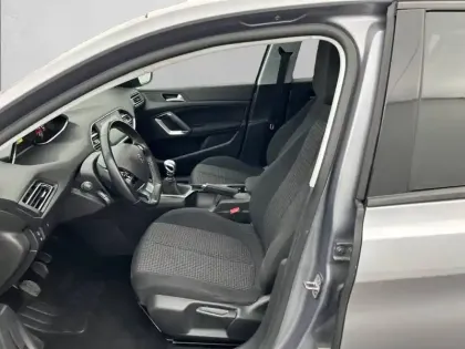 Photo 36 Peugeot 308  BlueHDi 100ch S&S BVM6