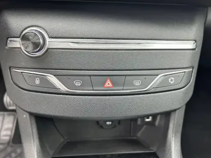 Photo 49 Peugeot 308  BlueHDi 100ch S&S BVM6