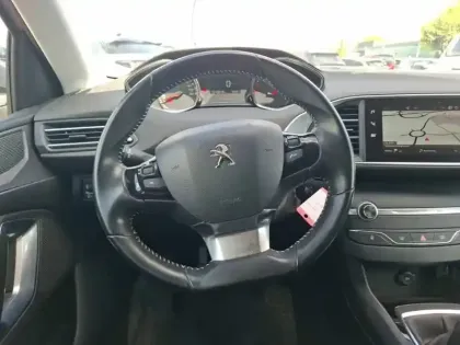 Photo 8 Peugeot 308  BlueHDi 100ch S&S BVM6