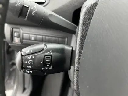 Photo 45 Peugeot 308  BlueHDi 100ch S&S BVM6