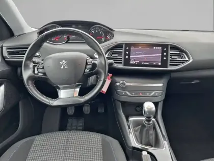 Photo 33 Peugeot 308  BlueHDi 100ch S&S BVM6