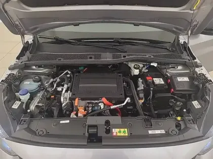 Photo 46 Peugeot 208  Electrique 50 kWh 136ch