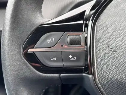 Photo 17 Peugeot 208  Electrique 50 kWh 136ch