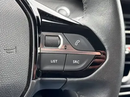 Photo 18 Peugeot 208  Electrique 50 kWh 136ch