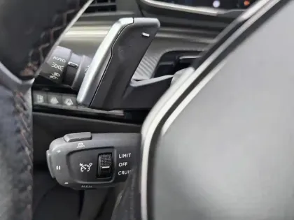 Photo 17 Peugeot 508  SW Hybrid 225 e-EAT8 GT