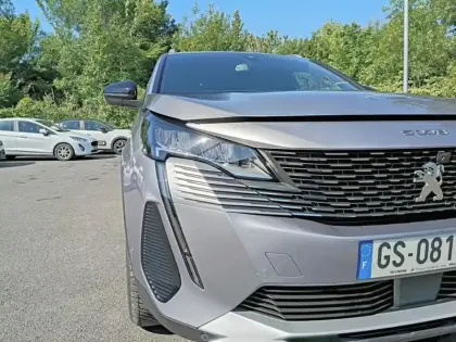 Photo 13 Peugeot 5008  Hybrid 136 e-DCS6 Allure Pack