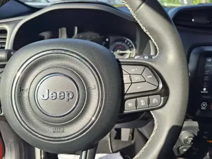 Photo 16 Jeep Renegade  1.3 Turbo T4 190 ch PHEV AT6 4xe eAWD 80th Anniversary