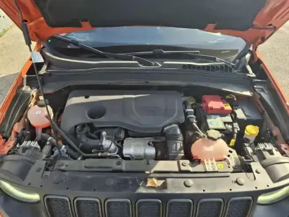 Photo 6 Jeep Renegade  1.3 Turbo T4 190 ch PHEV AT6 4xe eAWD 80th Anniversary