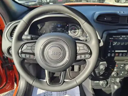 Photo 11 Jeep Renegade  1.3 Turbo T4 190 ch PHEV AT6 4xe eAWD 80th Anniversary