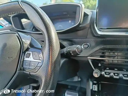 Photo 6 Peugeot 2008  PureTech 155 S&S EAT8 GT