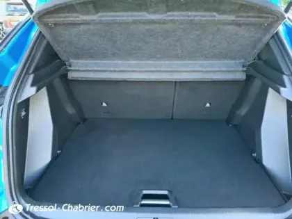 Photo 17 Peugeot 2008  PureTech 155 S&S EAT8 GT