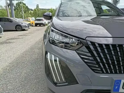 Photo 13 Peugeot 2008  PureTech 130 S&S EAT8 Allure