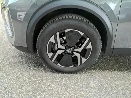 Photo 14 Peugeot 2008  PureTech 130 S&S EAT8 Allure