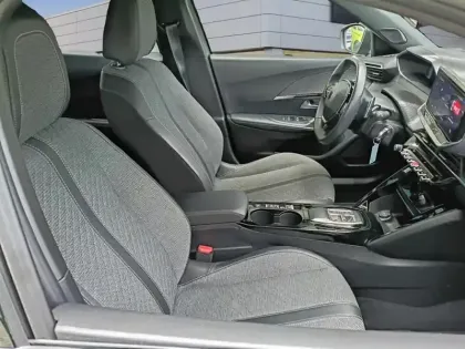 Photo 8 Peugeot 2008  PureTech 130 S&S EAT8 Allure