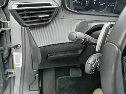 Photo 16 Peugeot 2008  PureTech 130 S&S EAT8 Allure