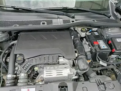 Photo 6 Peugeot 2008  PureTech 130 S&S EAT8 Allure