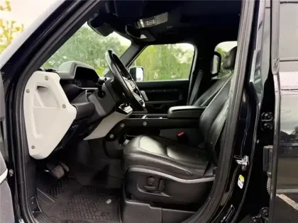 Photo 89 Land rover Defender 110 D300 MHEV BVA8 X-DYNAMIC
