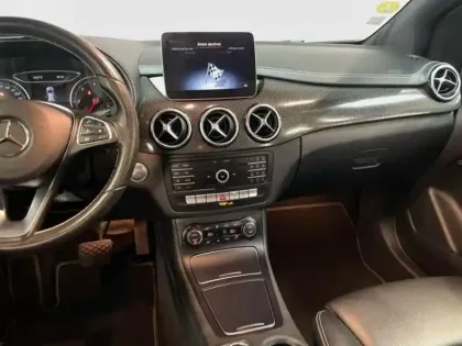 Photo 9 Mercedes Classe B 200 d 7-G DCT Starlight Edition