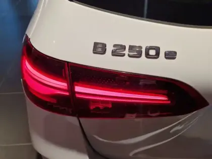 Photo 15 Mercedes Classe B 250 e AMG Line