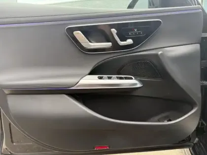 Photo 37 Mercedes Classe E  220 d AMG Line Berlin