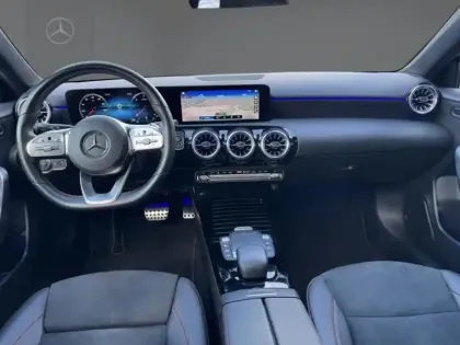 Photo 10 Mercedes Classe A 200 d AMG Line