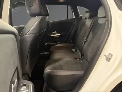 Photo 32 Mercedes GLA 180 d AMG Line
