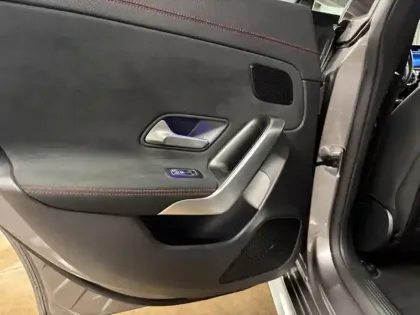 Photo 13 Mercedes CLA  200 d Coupé AMG Line
