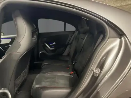 Photo 12 Mercedes CLA  200 d Coupé AMG Line
