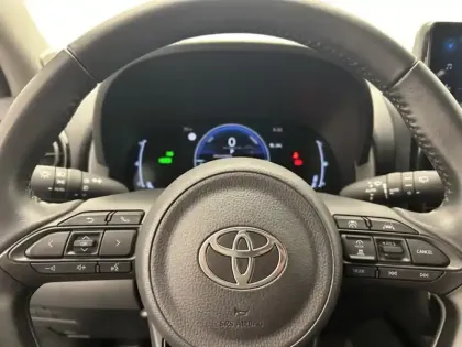 Photo 12 Toyota Yaris Hybride 116h Design