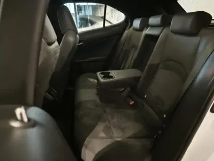 Photo 12 Lexus UX  250h 2WD Pack Confort Business MY20