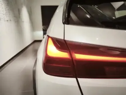 Photo 7 Lexus UX  250h 2WD Pack Confort Business MY20
