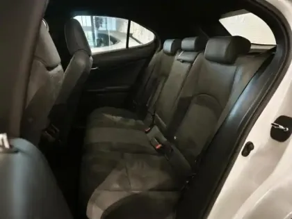 Photo 11 Lexus UX  250h 2WD Pack Confort Business MY20