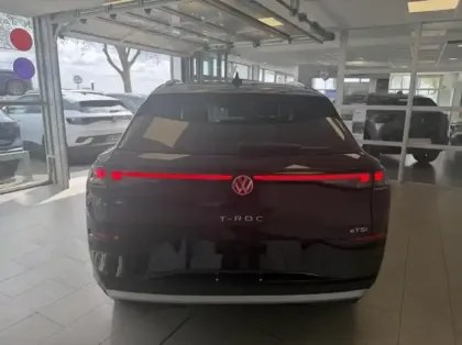 Photo 8 Volkswagen T-roc  1.5 eTSI 150ch Style DSG7