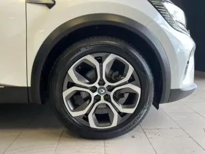 Photo 8 Renault Captur  1.6 E-Tech Plug-in 160ch Intens