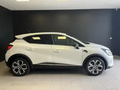 Photo 7 Renault Captur  1.6 E-Tech Plug-in 160ch Intens