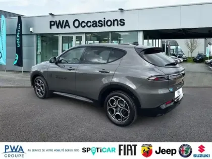Photo 6 Alfa Romeo Tonale  1.5 Ibrida 175ch TI TCT