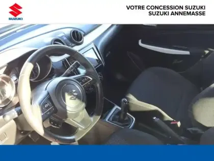 Photo 8 Suzuki Swift  1.2 Dualjet Hybrid 83ch Privilège AllGrip